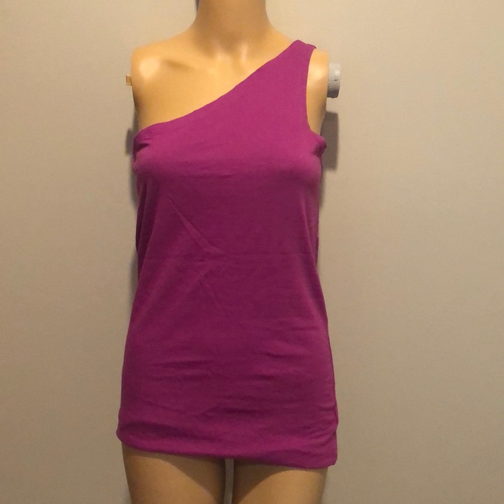 VS fuchsia tank